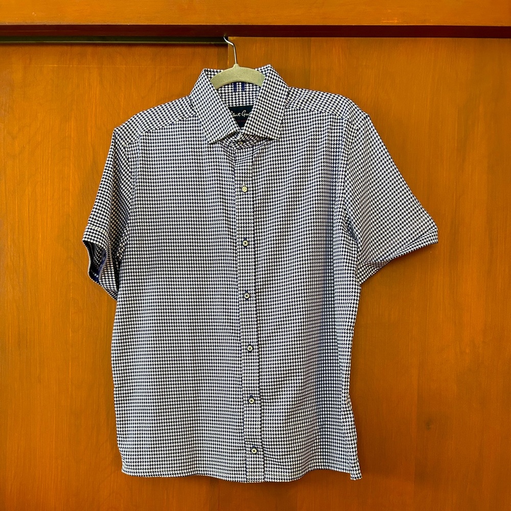 Robert Graham blue and white houndstooth shirt